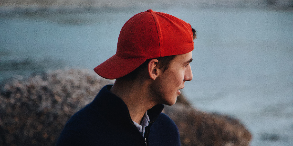 Quelle casquette choisir pour les activités de plein air ?