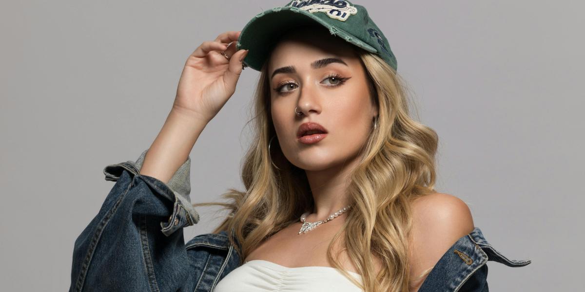 Comment créer un look élégant avec une casquette pour femme ?