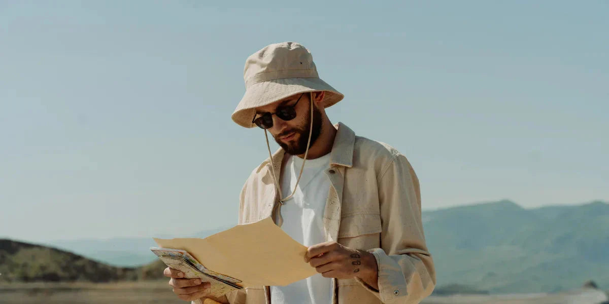 Le chapeau Bob Homme: astuces de port pour une allure tendance