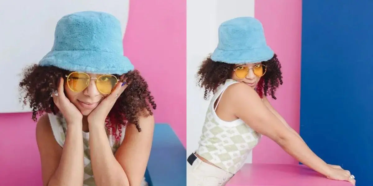 Femme avec un bob chapeau bleu fourrure