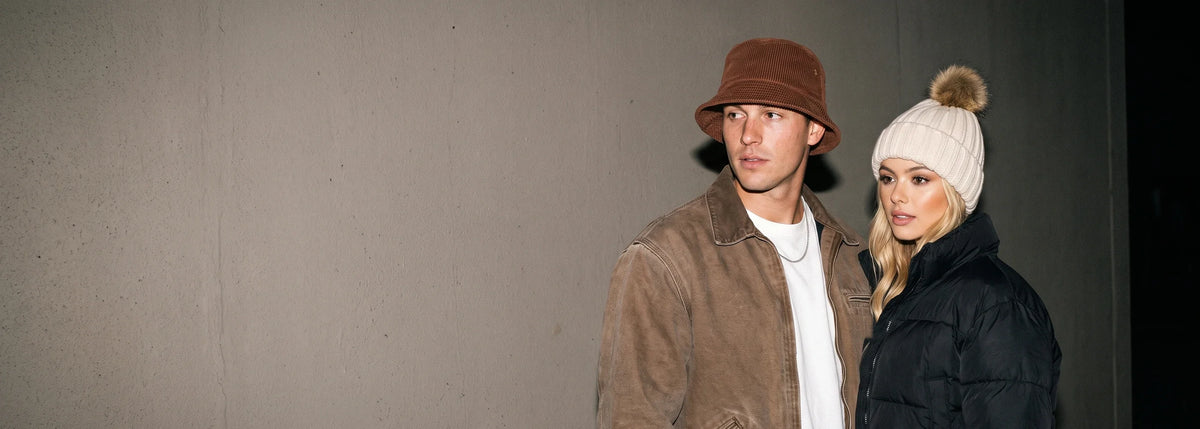 Bob velours marron et bonnet à pompon crème Bob Crew, look streetwear