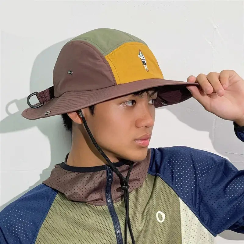 Chapeau bob ficelle randonneur jaune