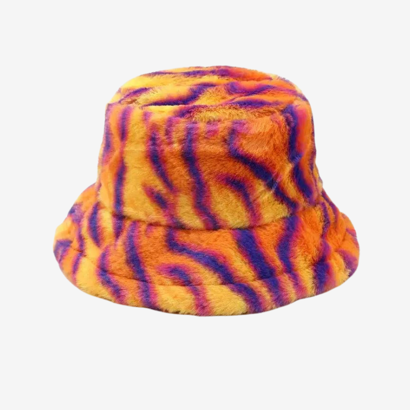 bob en fourrure avec un motif flammes