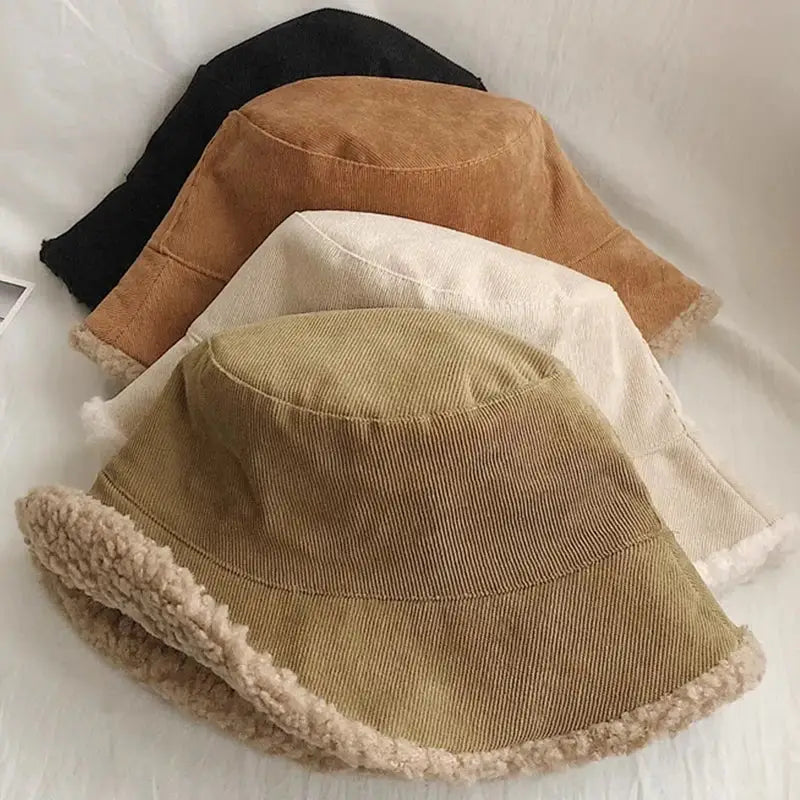 Chapeau bob fourrure velours côtelé