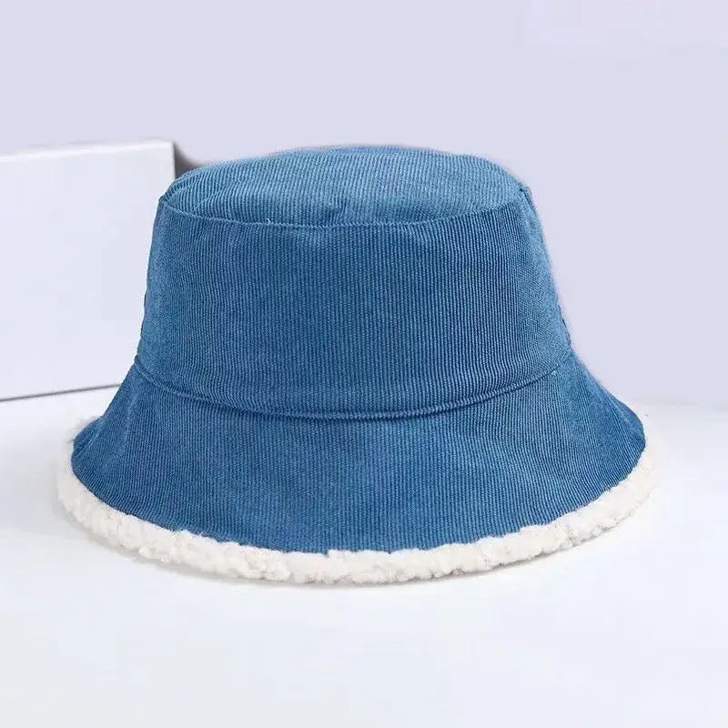 Chapeau bob fourrure velours côtelé bleu