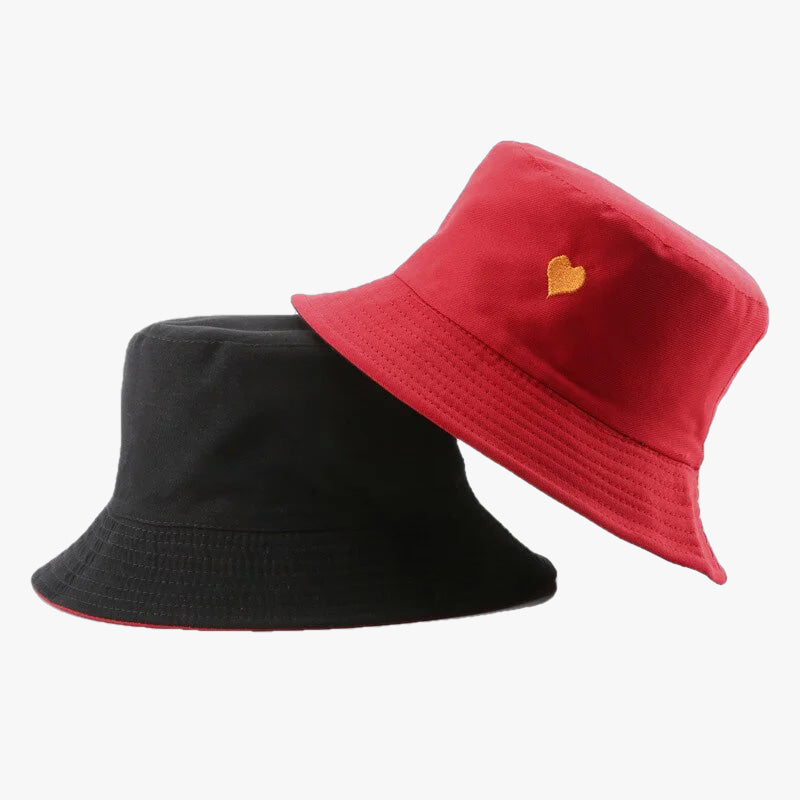 Bob réversible coeur brodé rouge