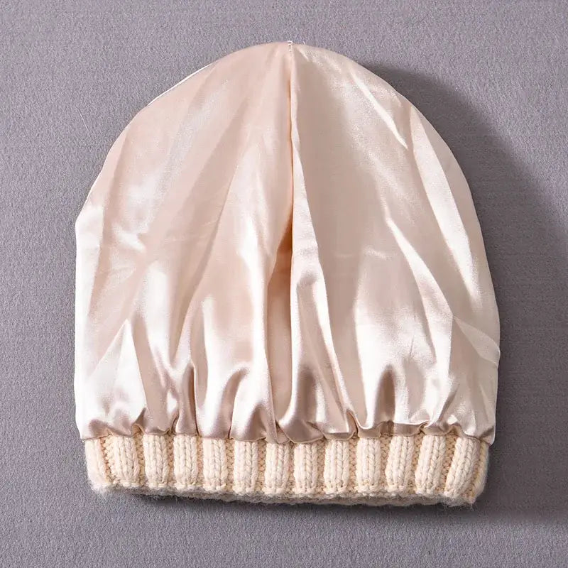 Bonnet en cachemire et intérieur satin