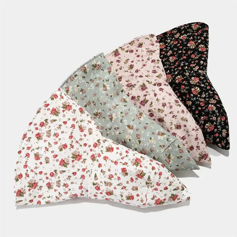 Chapeau fleuri à bords longs