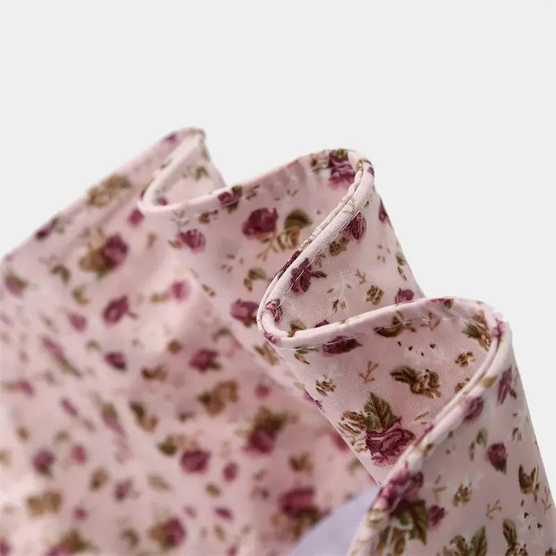 Chapeau fleuri à bords longs