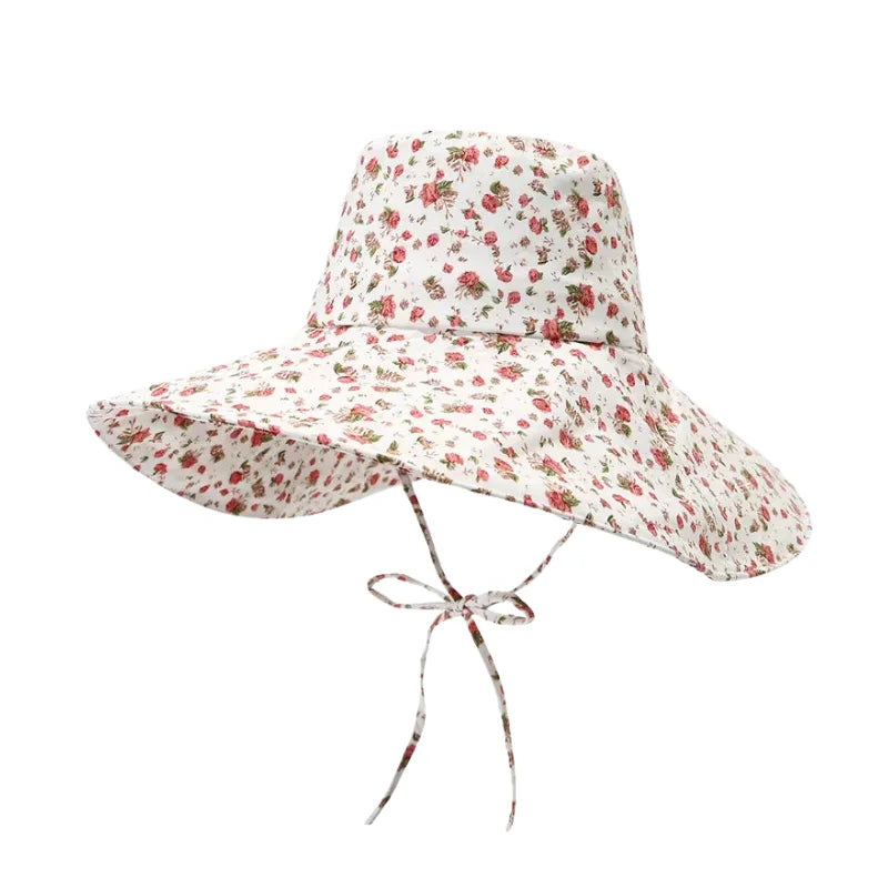 Chapeau fleuri à bords longs blanc