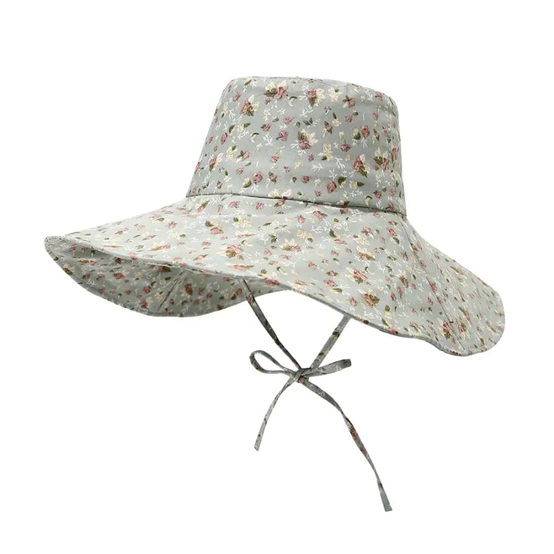 Chapeau fleuri à bords longs vert