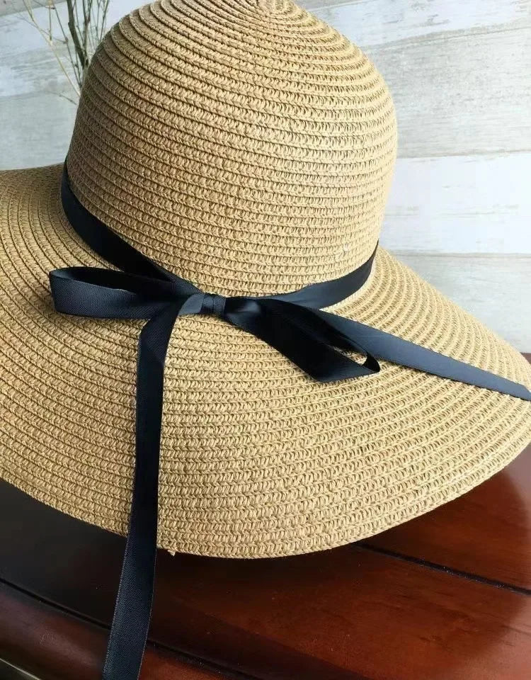 Grand chapeau de plage en paille