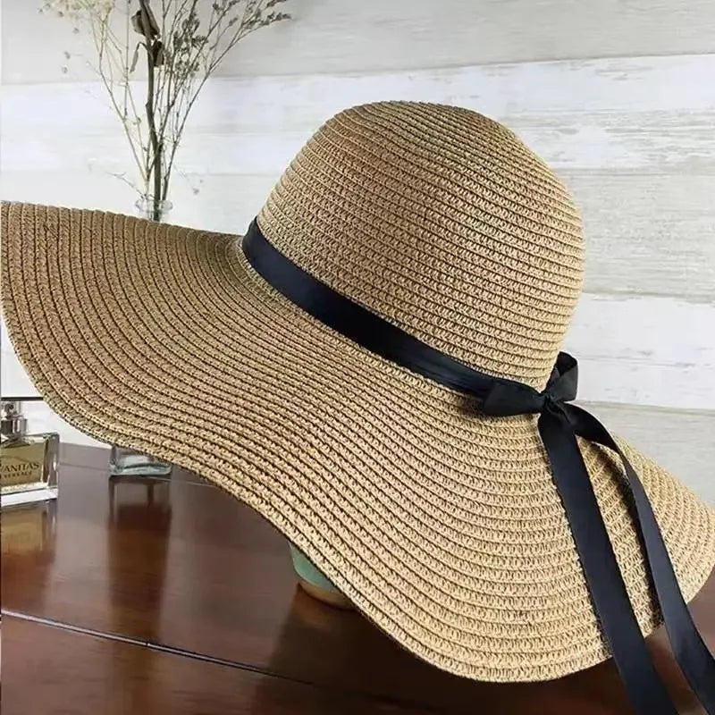 Grand chapeau de plage en paille camel