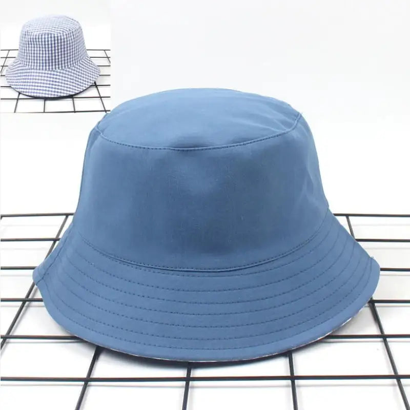 Chapeau bob à carreaux bleu