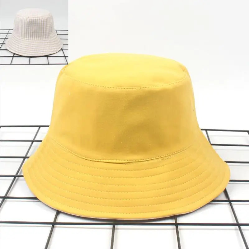 Chapeau bob à carreaux jaune