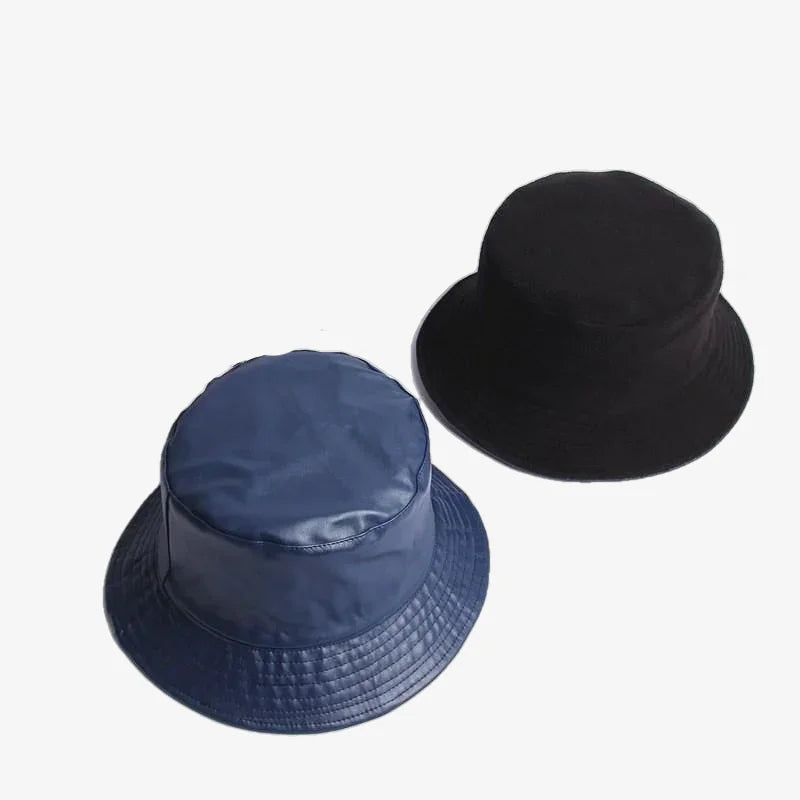 Chapeau bob simili cuir bleu