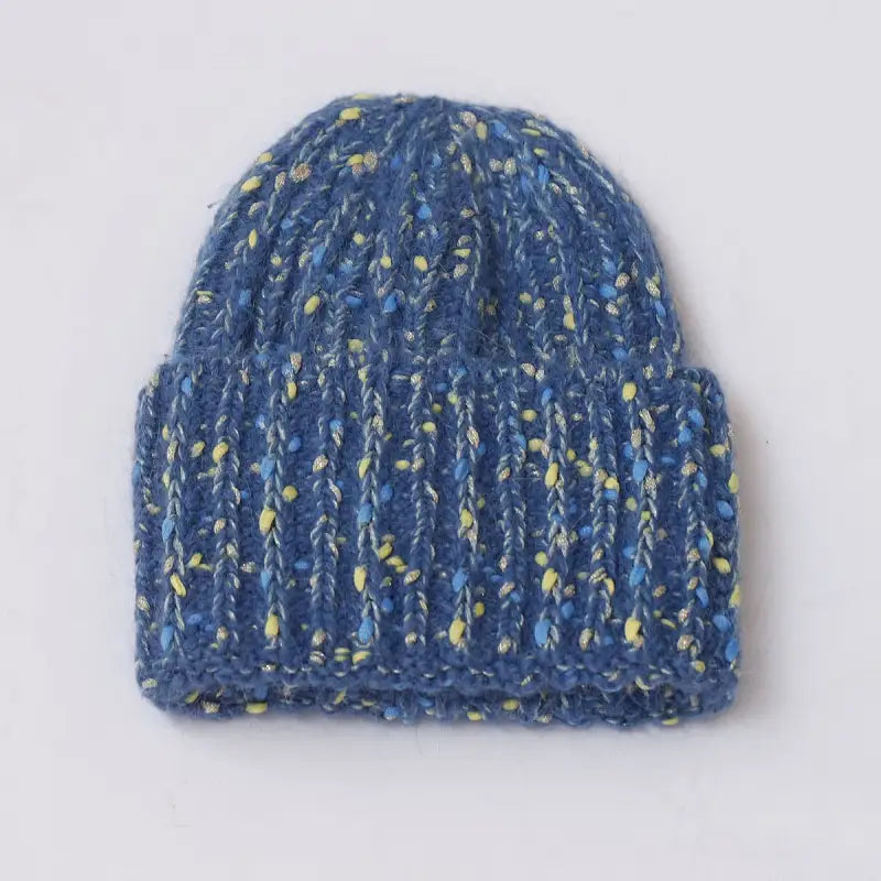 Bonnet au tricot bleu foncé