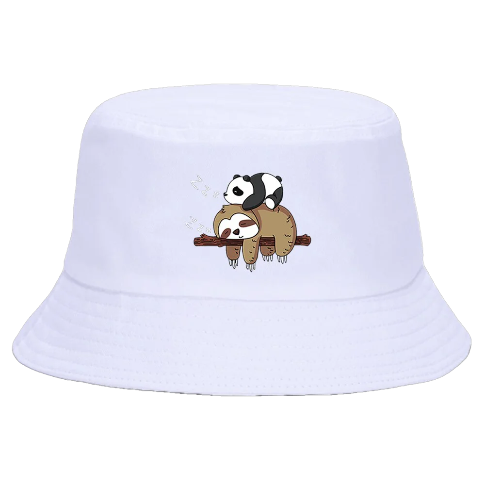 bob unisex de couleur blanc avec un motif de paresseux et de panda sur le devant
